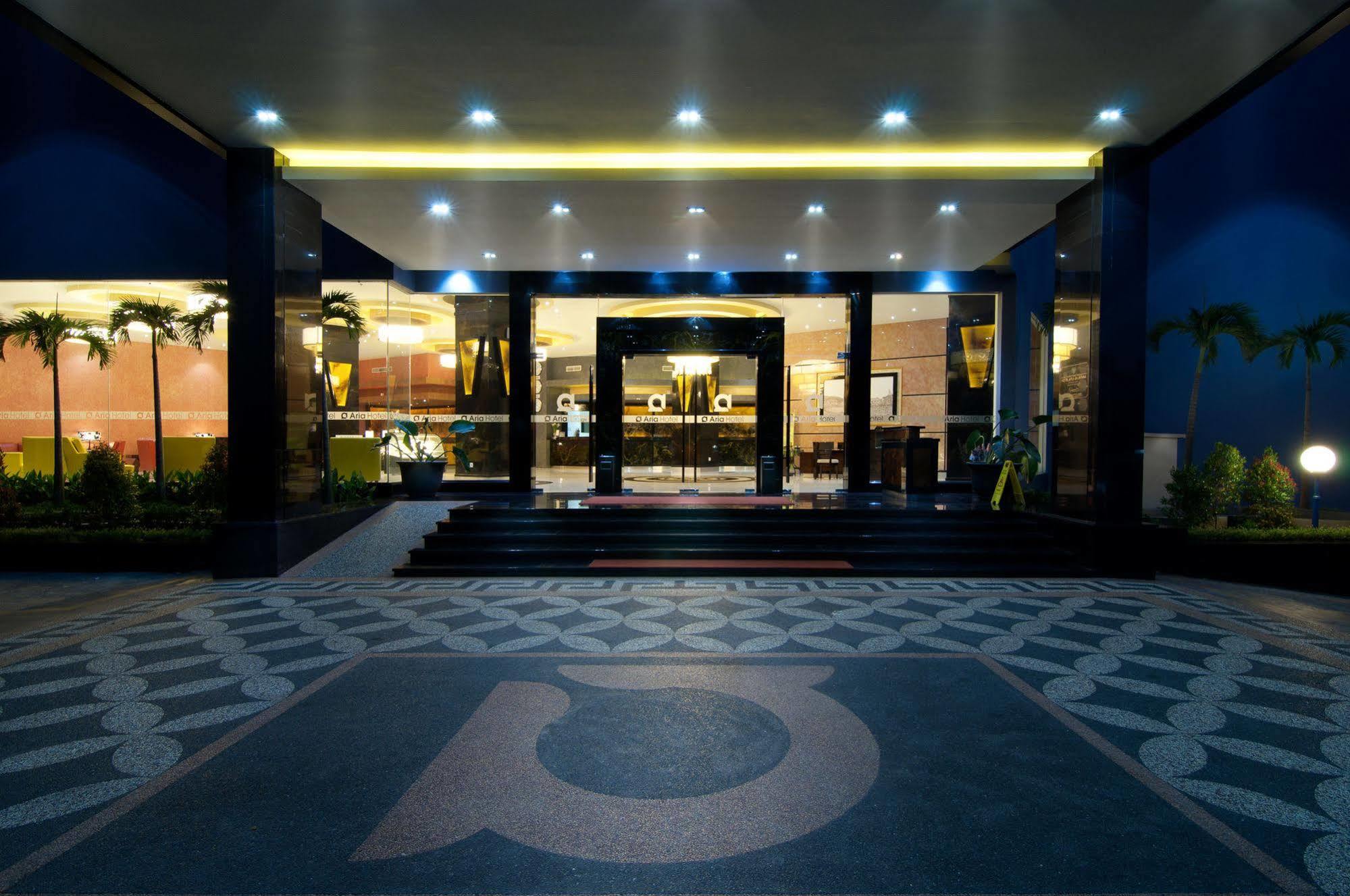 Aria Gajayana Hotel Malang Exterior photo