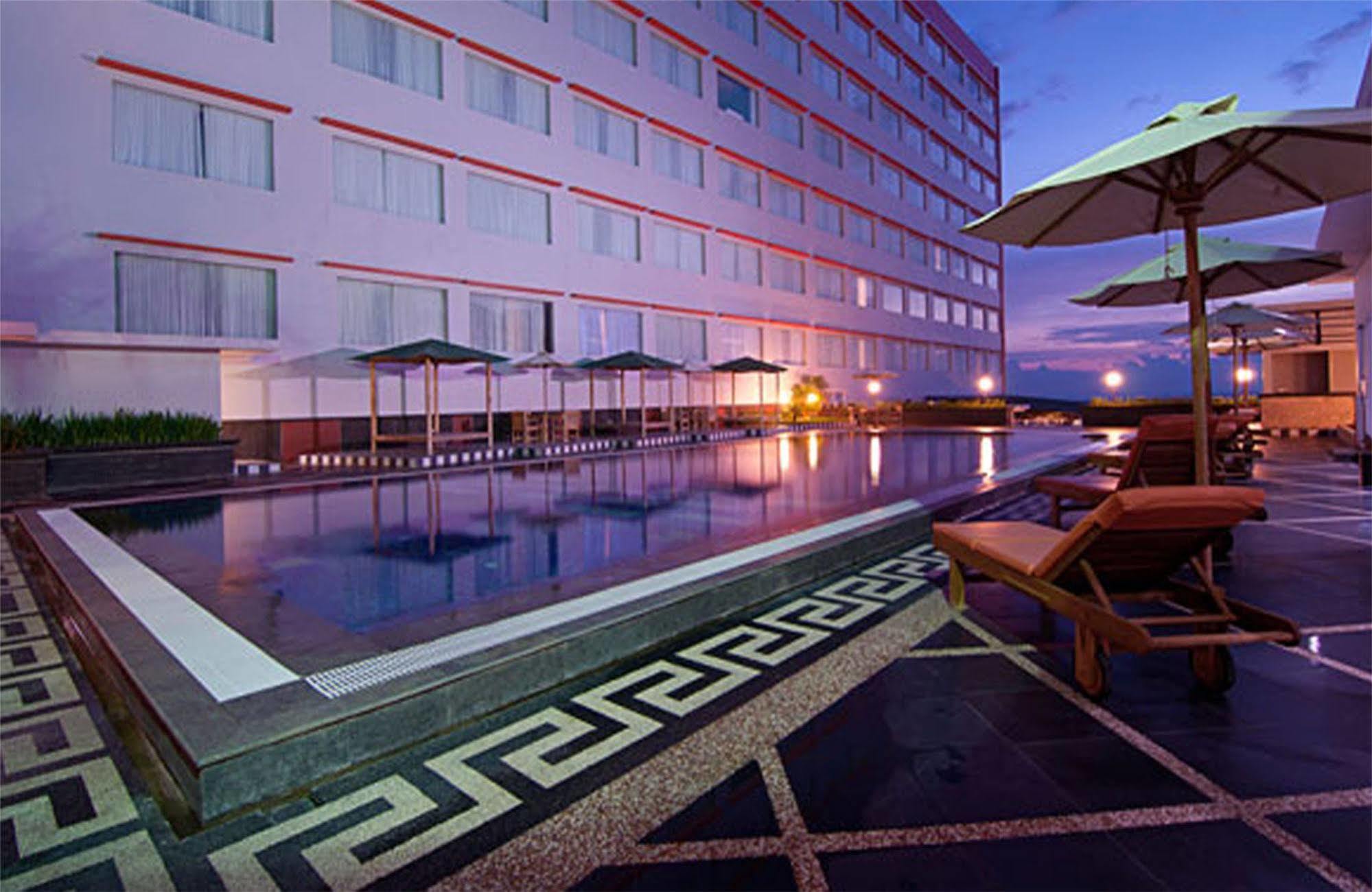 Aria Gajayana Hotel Malang Exterior photo